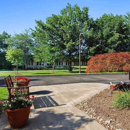 Red Roof Inn Cleveland - Уэстлейк Экстерьер фото