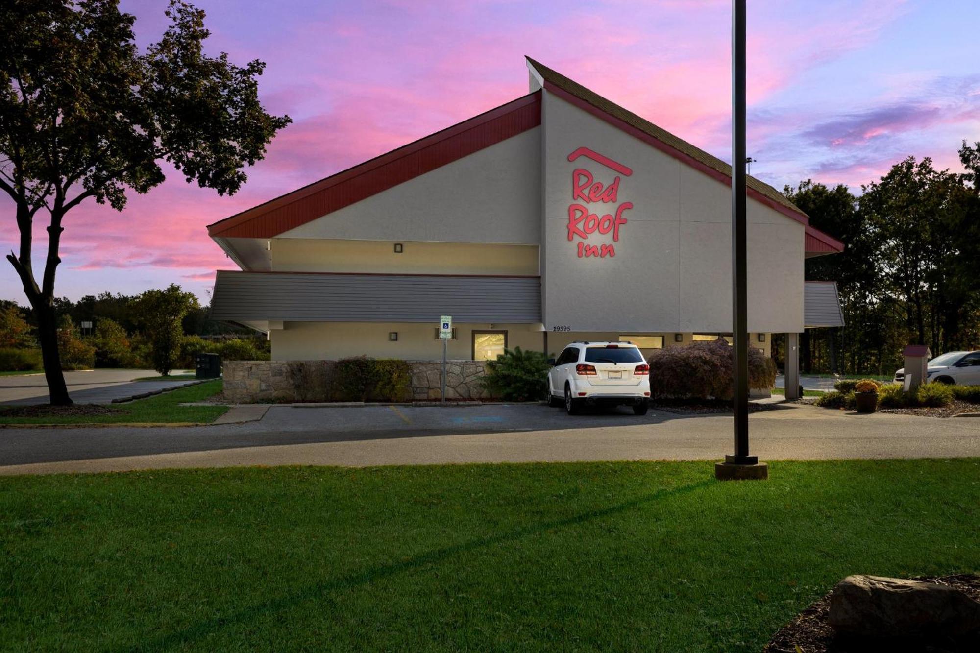 Red Roof Inn Cleveland - Уэстлейк Экстерьер фото