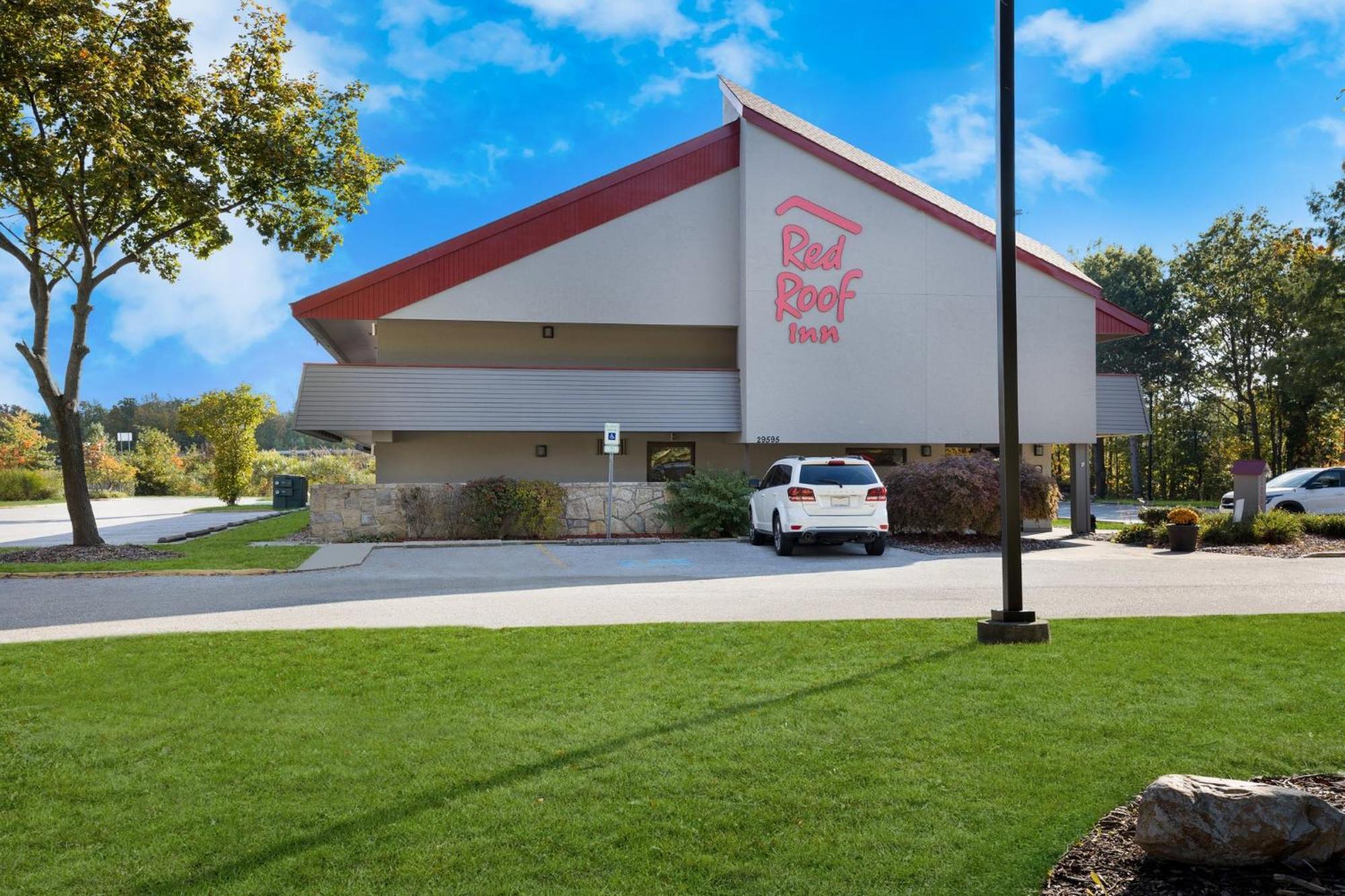 Red Roof Inn Cleveland - Уэстлейк Экстерьер фото