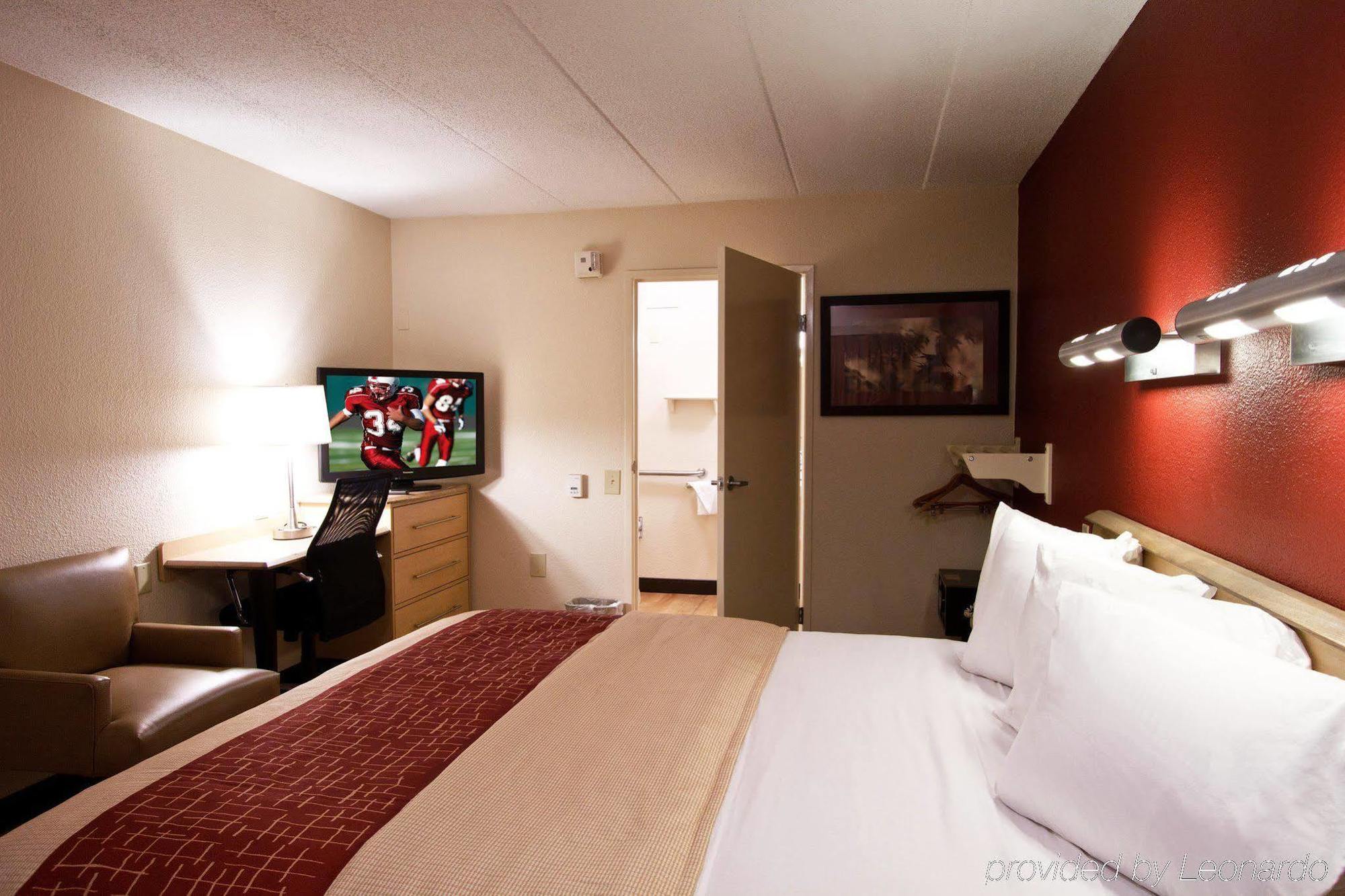 Red Roof Inn Cleveland - Уэстлейк Экстерьер фото